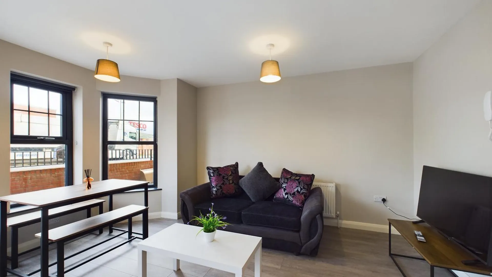 Cozy 1 Bedroom Apartment In Belfast